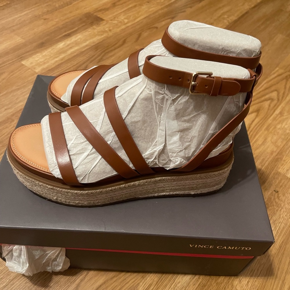 Vince Camuto VC-AEVIE